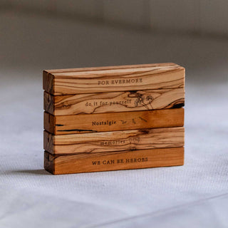 Kartenhalter Olivenholz mit Personalisierung