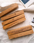 Kartenhalter aus Olivenholz personalisierbar mit Gravur