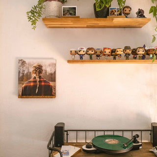 Schallplattenhalter Wandregal aus Eichenholz mit Personalisierung